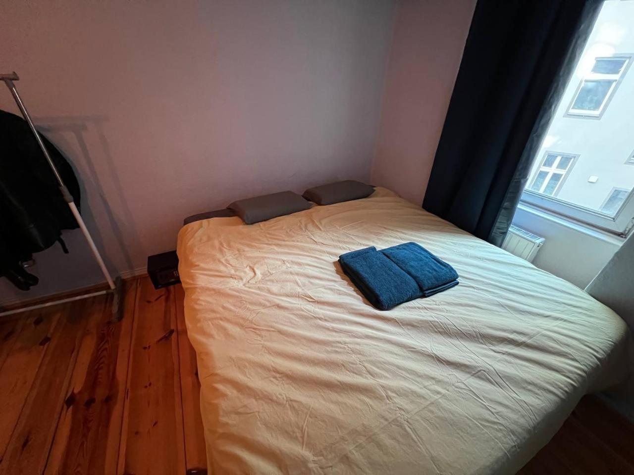 Stylish 2-Room Apartment With Balcony Next To East Side Gallery Berlim Exterior foto