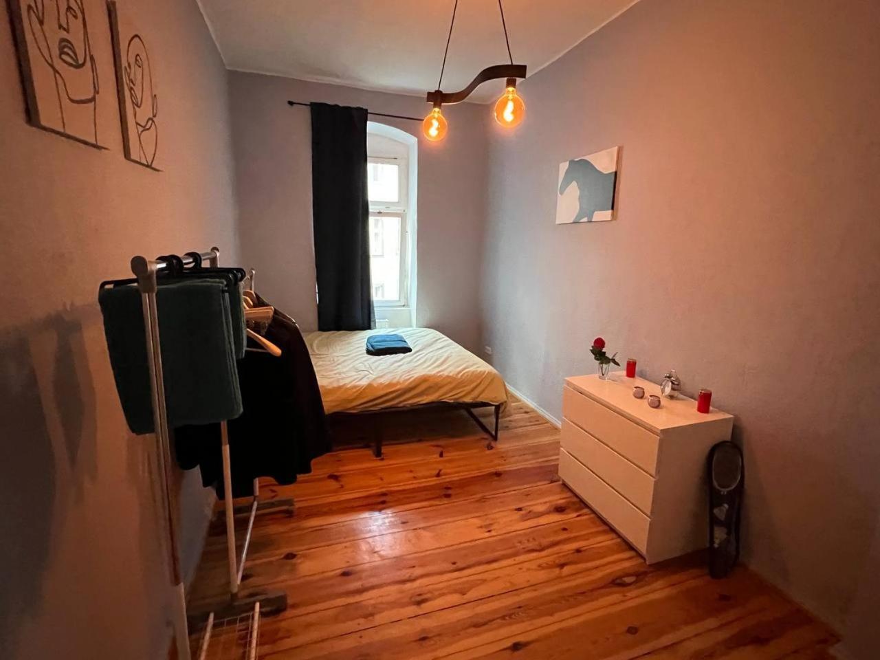 Stylish 2-Room Apartment With Balcony Next To East Side Gallery Berlim Exterior foto