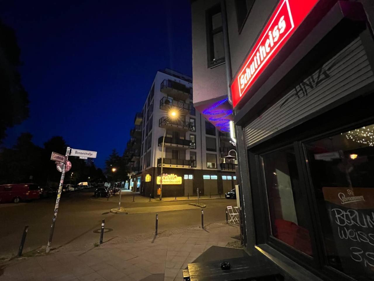 Stylish 2-Room Apartment With Balcony Next To East Side Gallery Berlim Exterior foto