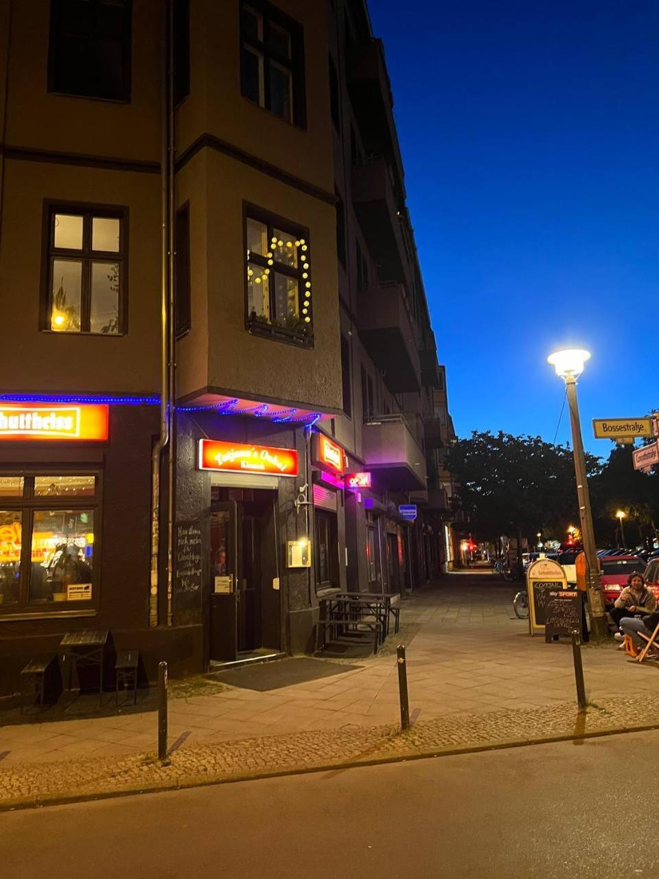 Stylish 2-Room Apartment With Balcony Next To East Side Gallery Berlim Exterior foto