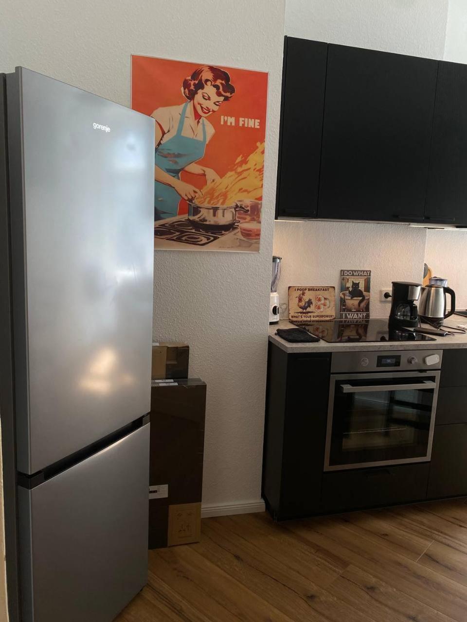 Stylish 2-Room Apartment With Balcony Next To East Side Gallery Berlim Exterior foto