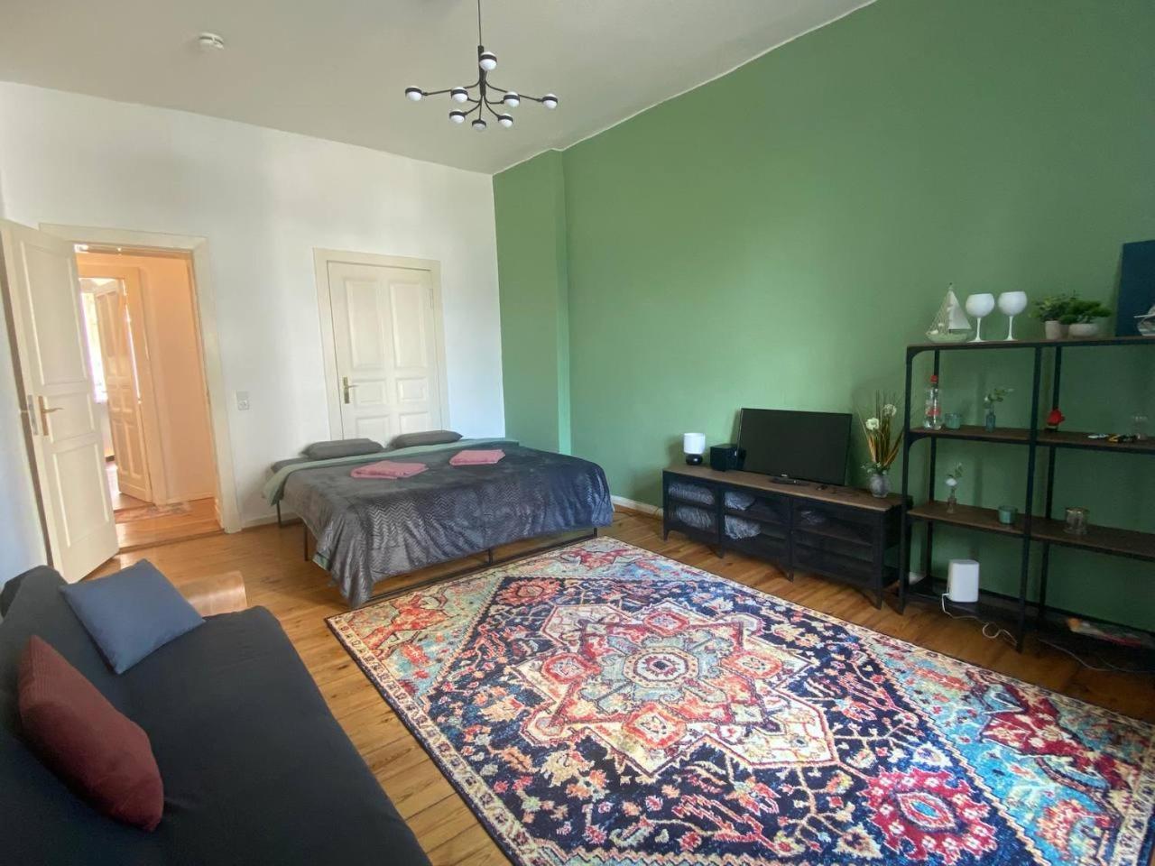 Stylish 2-Room Apartment With Balcony Next To East Side Gallery Berlim Exterior foto