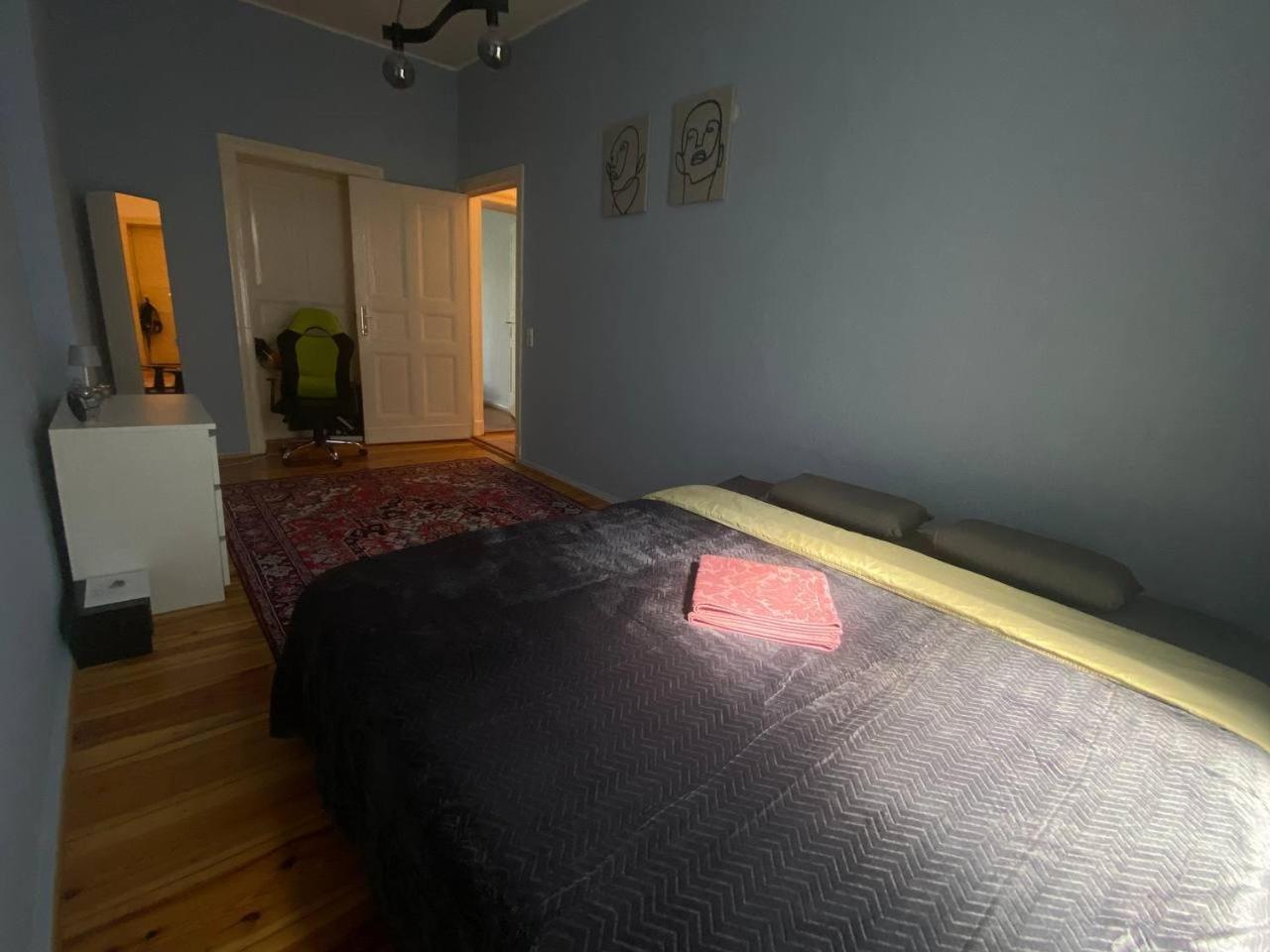 Stylish 2-Room Apartment With Balcony Next To East Side Gallery Berlim Exterior foto